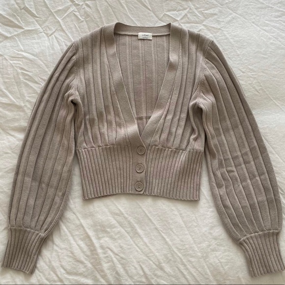 Aritzia Wilfred plunge front cardigan in Herring - Picture 3 of 5